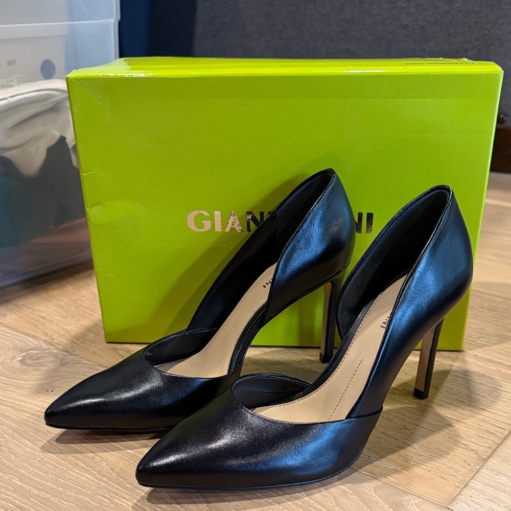 Gianni Bini Classic Black Heels 8 venicia